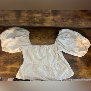 Puff sleeve cream crop top